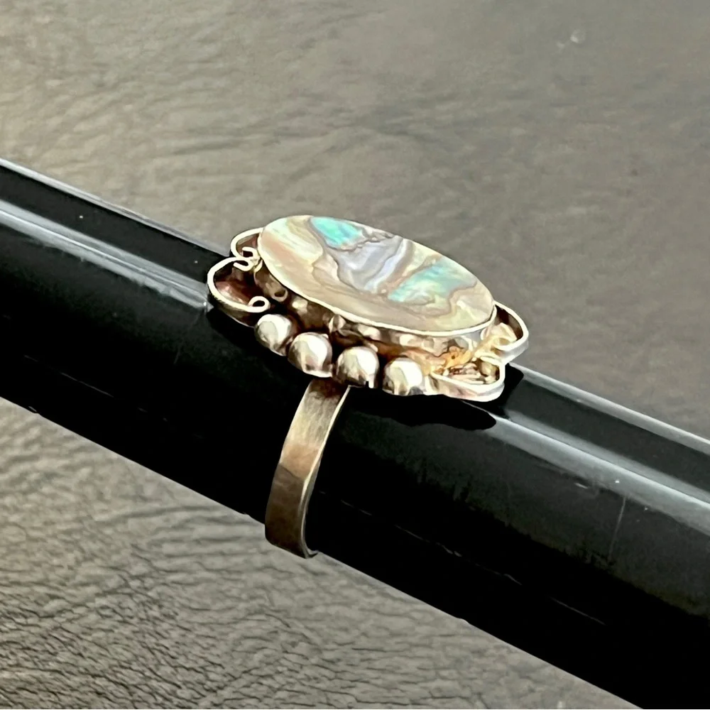 Vintage Taxco Mexico sterling silver and abalone ring